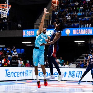 33岁老将豪取25分依然无法救主！这支美国队的实力也太弱了吧？
